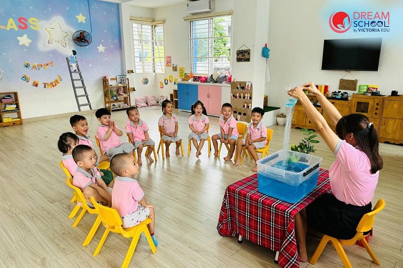 Tại Sao Can Thiệp Nhóm Lại Quan Trọng Cho Trẻ Tự Kỷ?