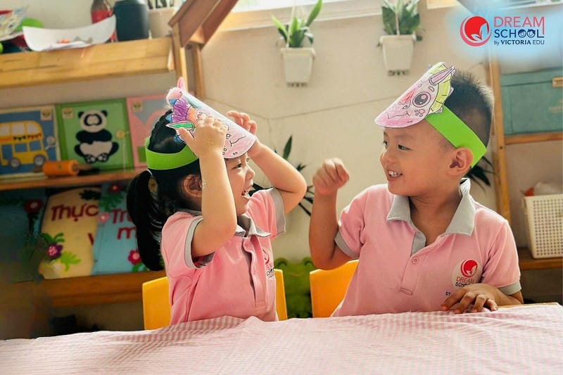Ưu điểm khi cho trẻ tự kỷ học trường chuyên biệt